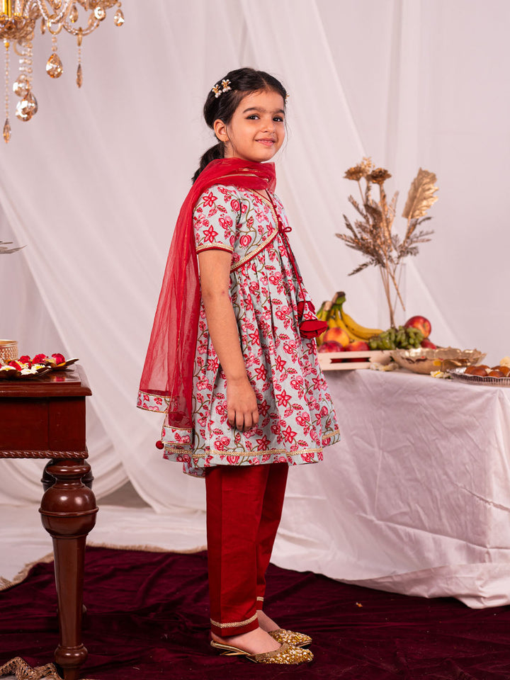 VASTRAMAY Girls' Aqua And Red Kurta And Pant Set