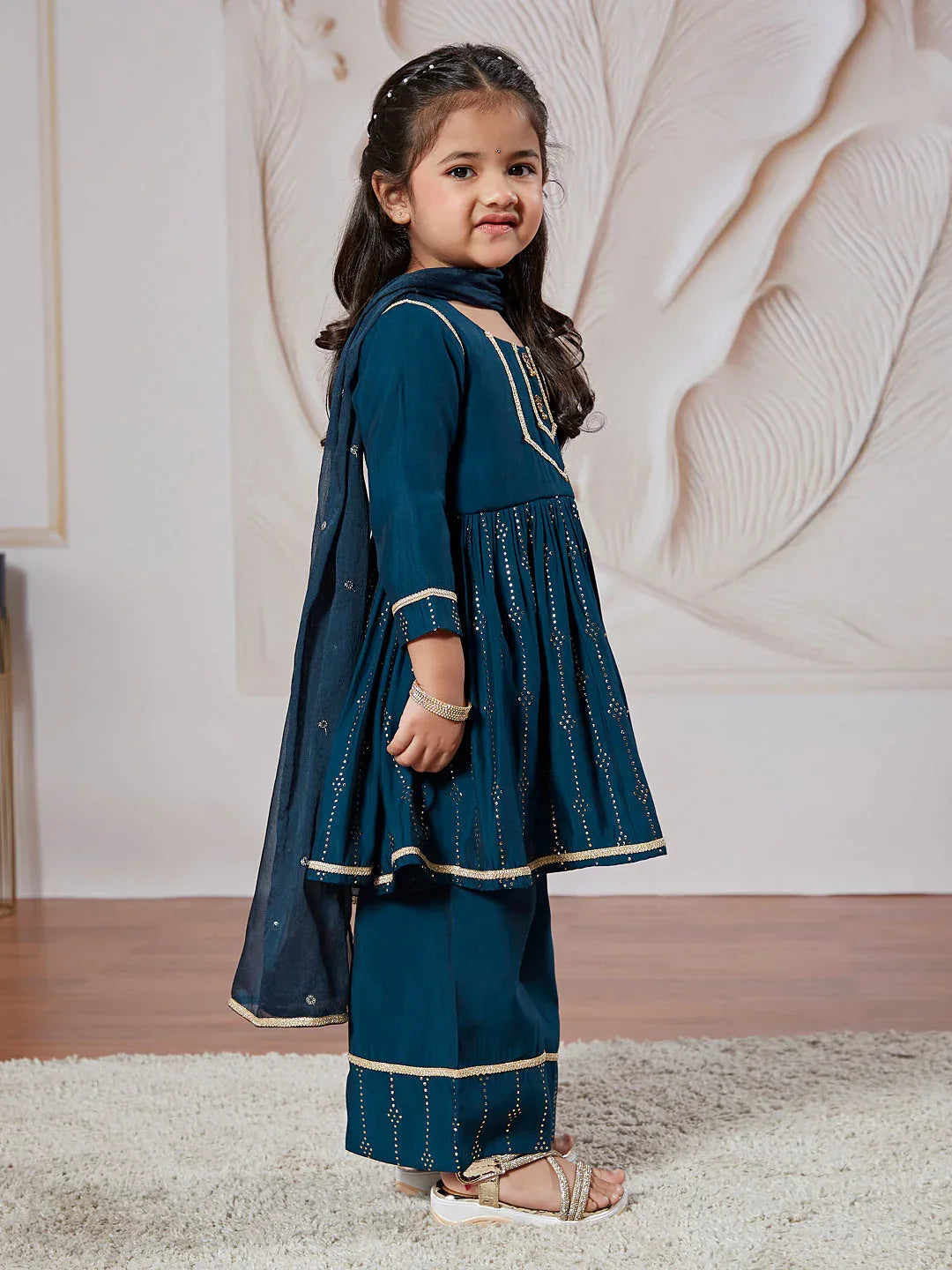 Girl's' Turquoise Kurta Set With Dupatta