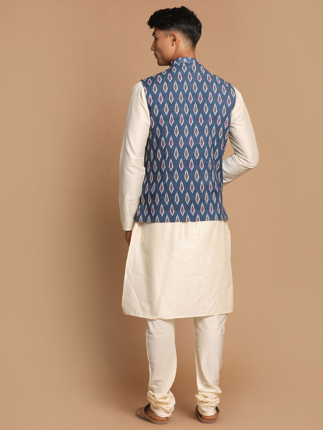 VASTRAMAY Men's Grey Printed Cotton Nehru Jacket With Cream Kurta Pyjama