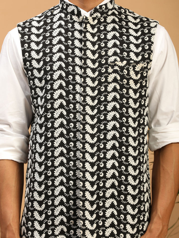  Close-up of the detailed chikankari work on the sleeves and collar of the VASTRAMAY Black Cotton Nehru Jacket