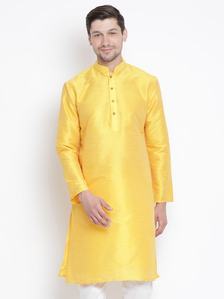 VM BY VASTRAMAY Men's Yellow Cotton Silk Blend Kurta