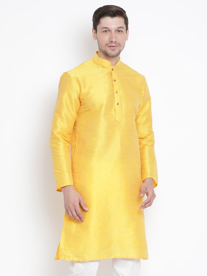 VM BY VASTRAMAY Men's Yellow Cotton Silk Blend Kurta