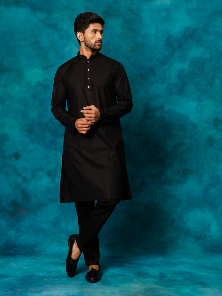 VASTRAMAY Men's Black Cotton Blend Kurta Pyjama Set