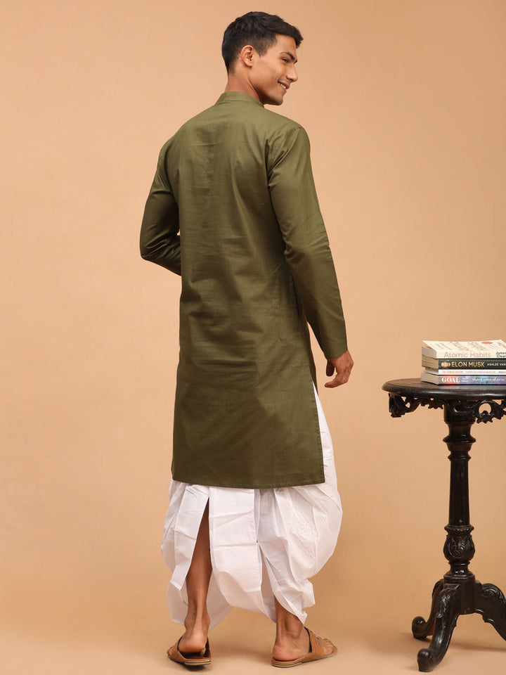 VASTRAMAY Men's Mehdi Green Solid Cotton Blend Kurta And White Dhoti Set