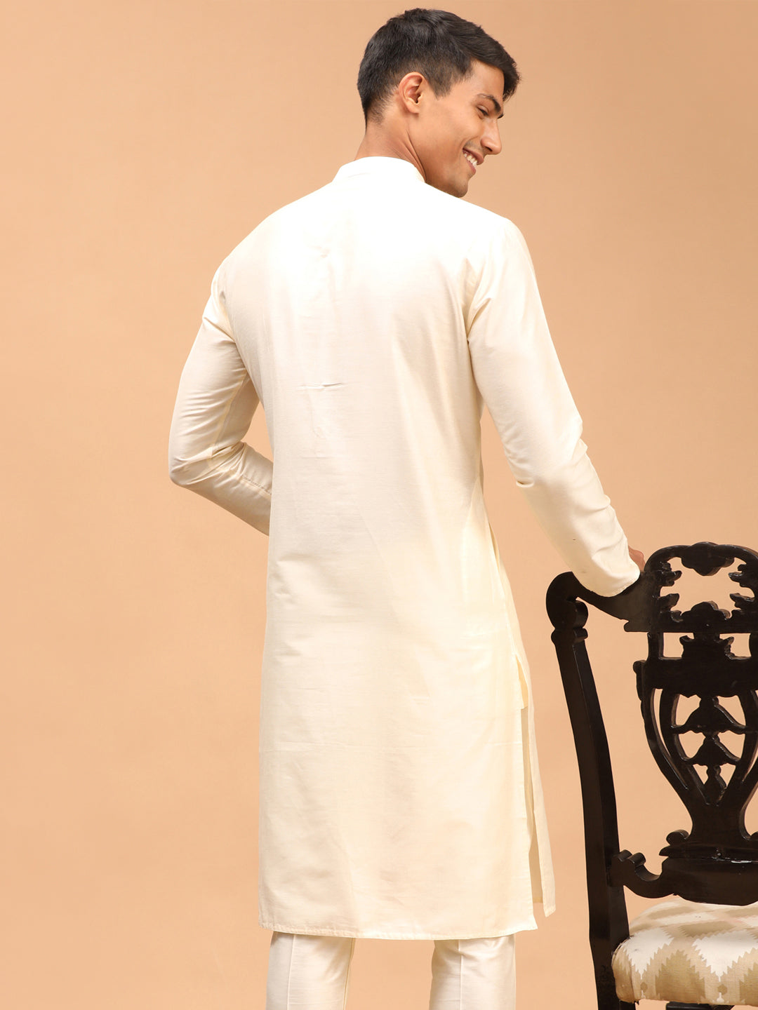 VASTRAMAY Men's Cream Viscose Rayon Kurta