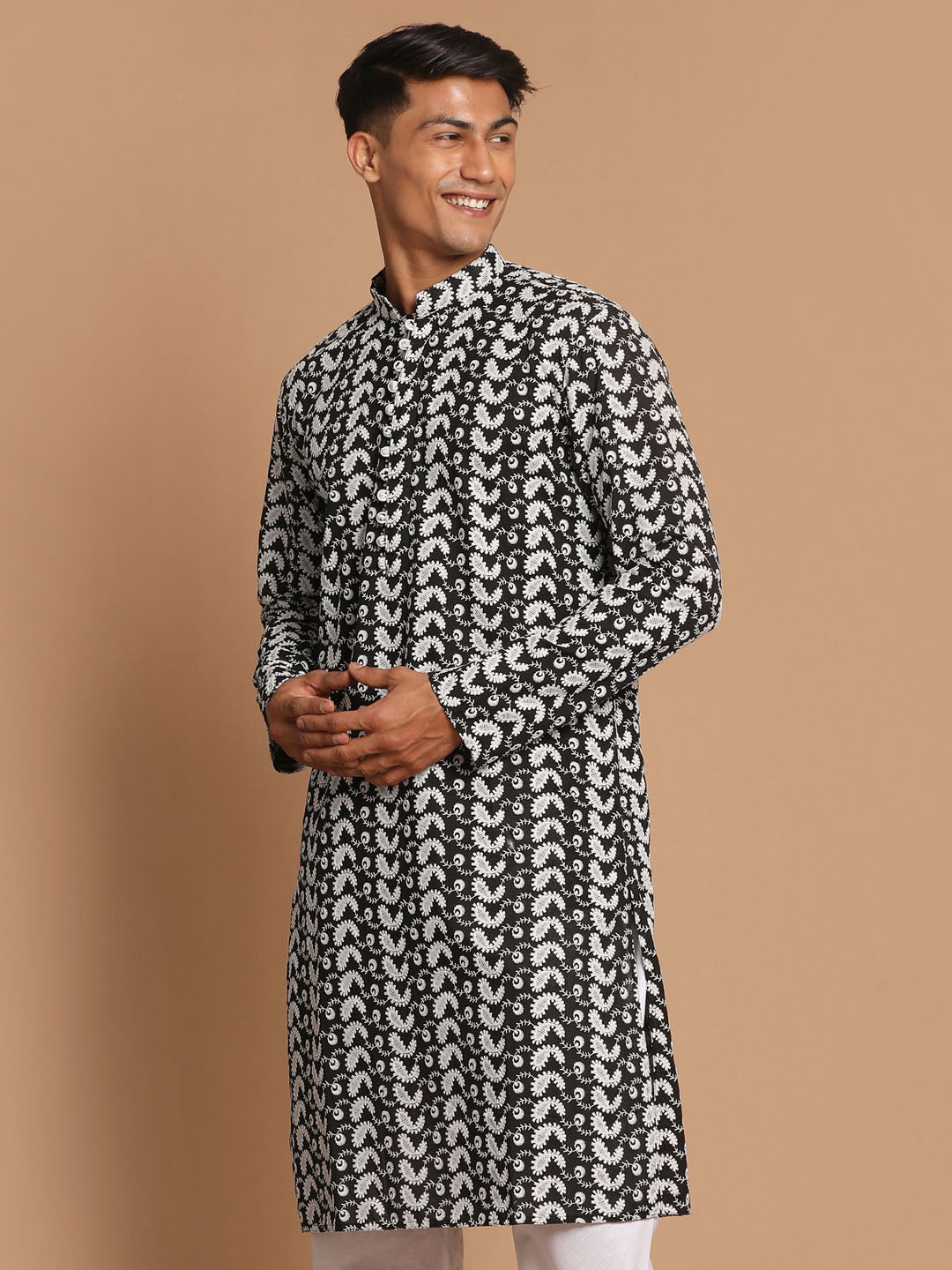 VASTRAMAY Men Black Pure Cotton Chikankari Kurta