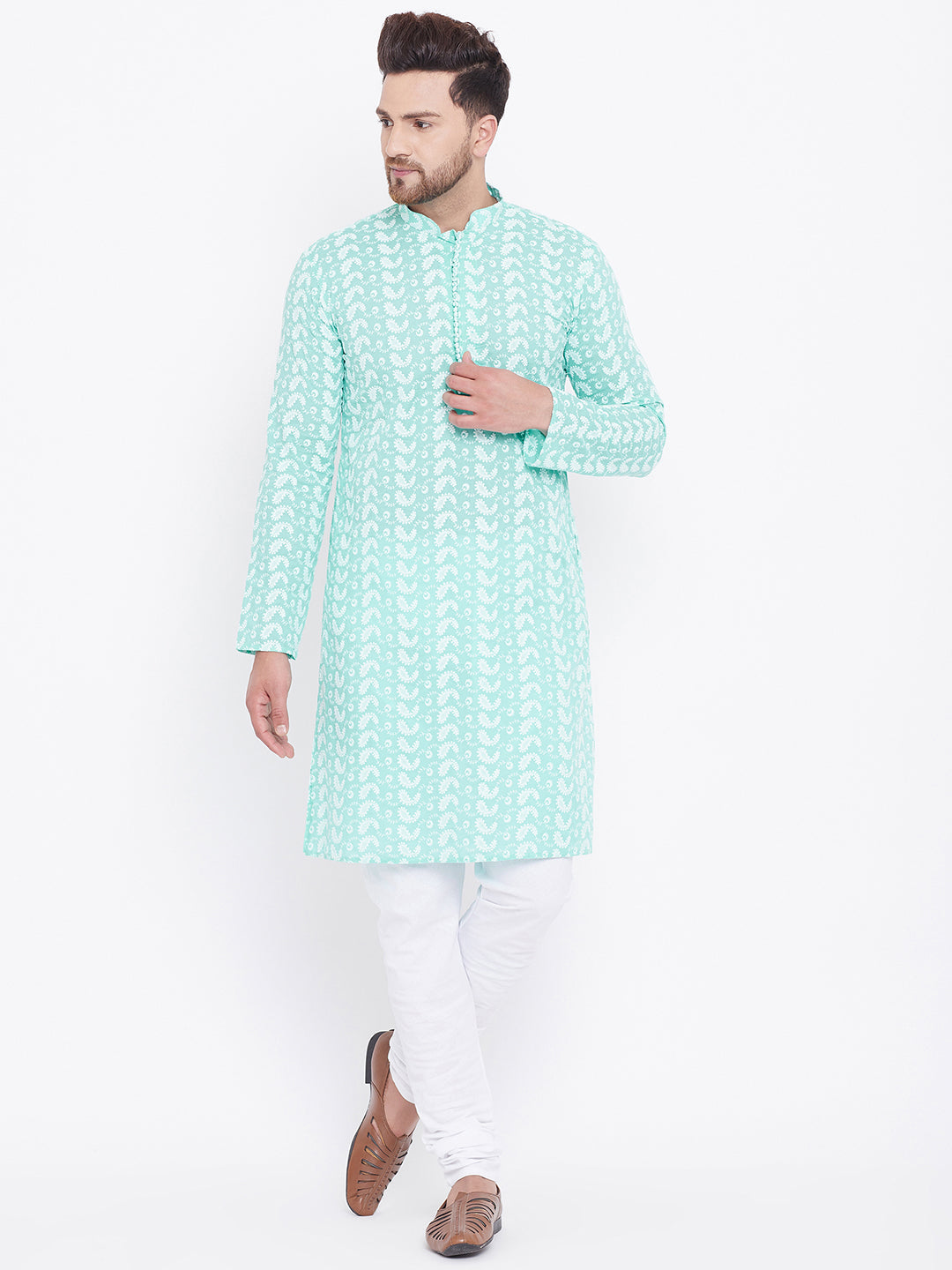 VASTRAMAY Men's Green Pure Cotton Chikankari Kurta