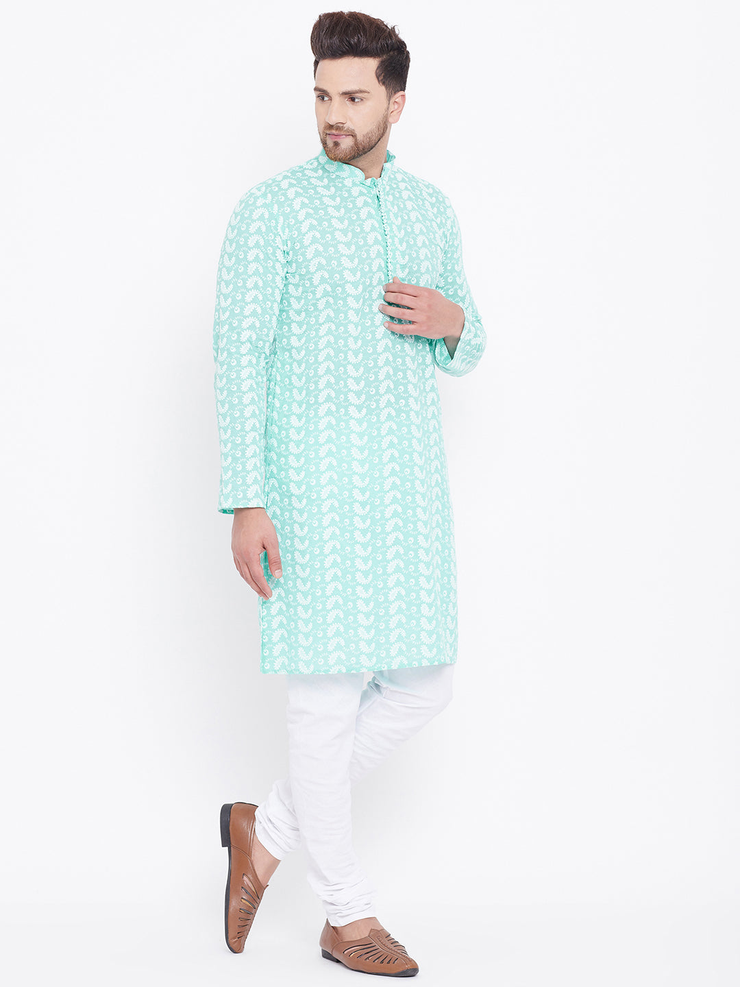 VASTRAMAY Green Pure Cotton Chikankari Kurta Pyjama Set