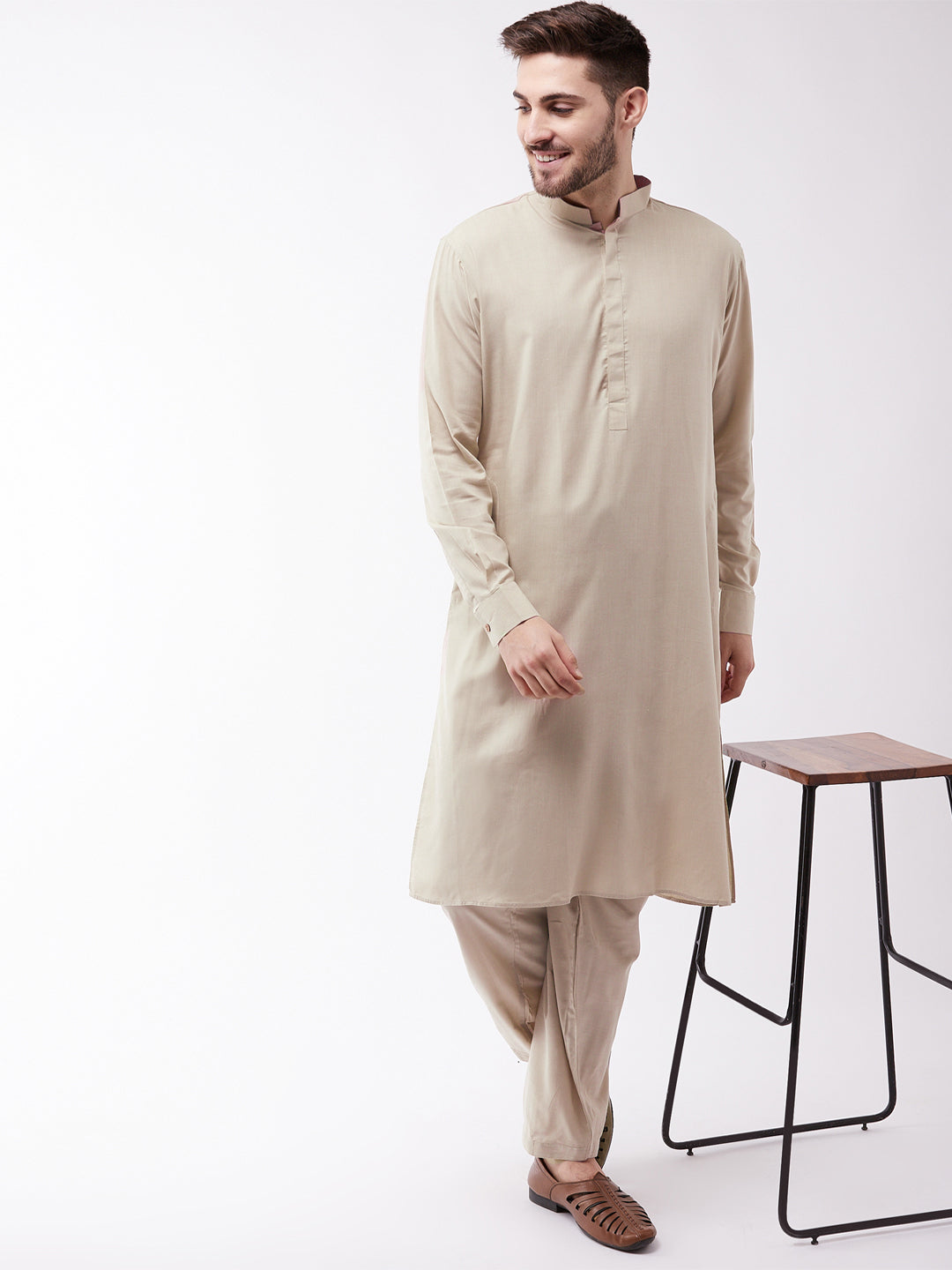 VM BY VASTRAMAY Men's Green Cotton Blend Kurta and Pyjama Set