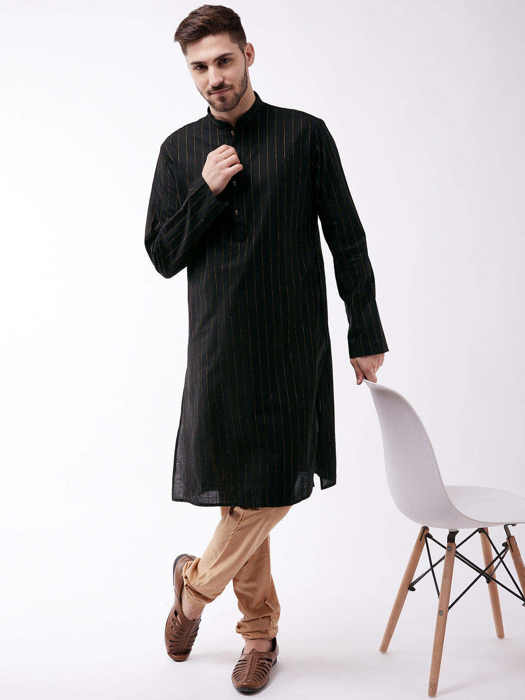 VASTRAMAY Men's Black Cotton Blend Kurta