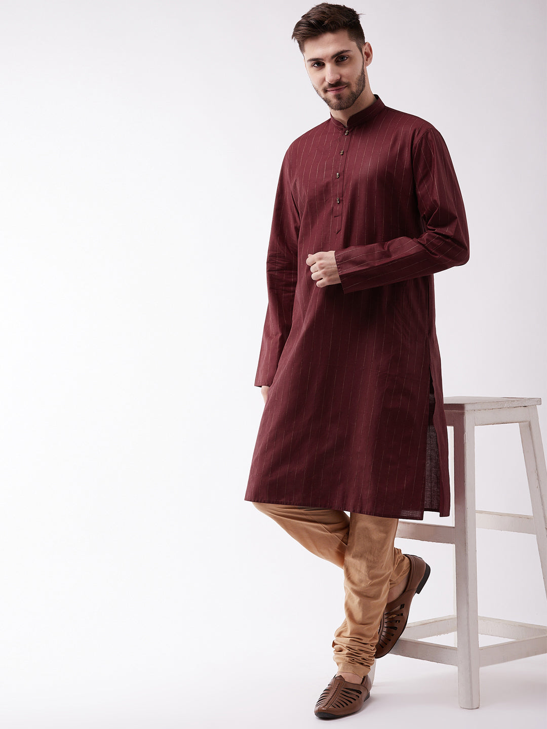 VASTRAMAY Men's Maroon Cotton Blend Kurta