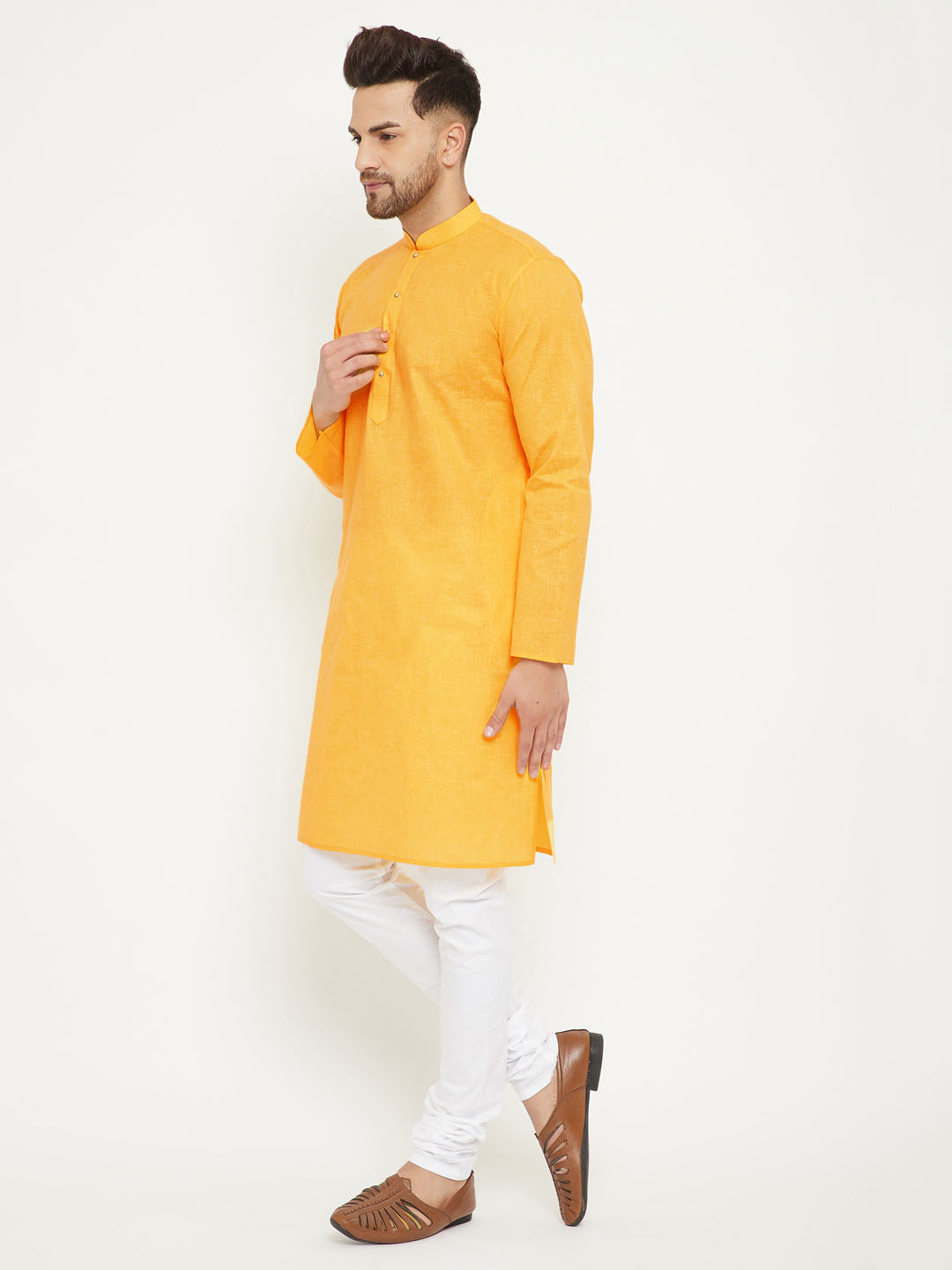 VM BY VASTRAMAY Men's Yellow And White Cotton Blend Kurta Pyjama Set