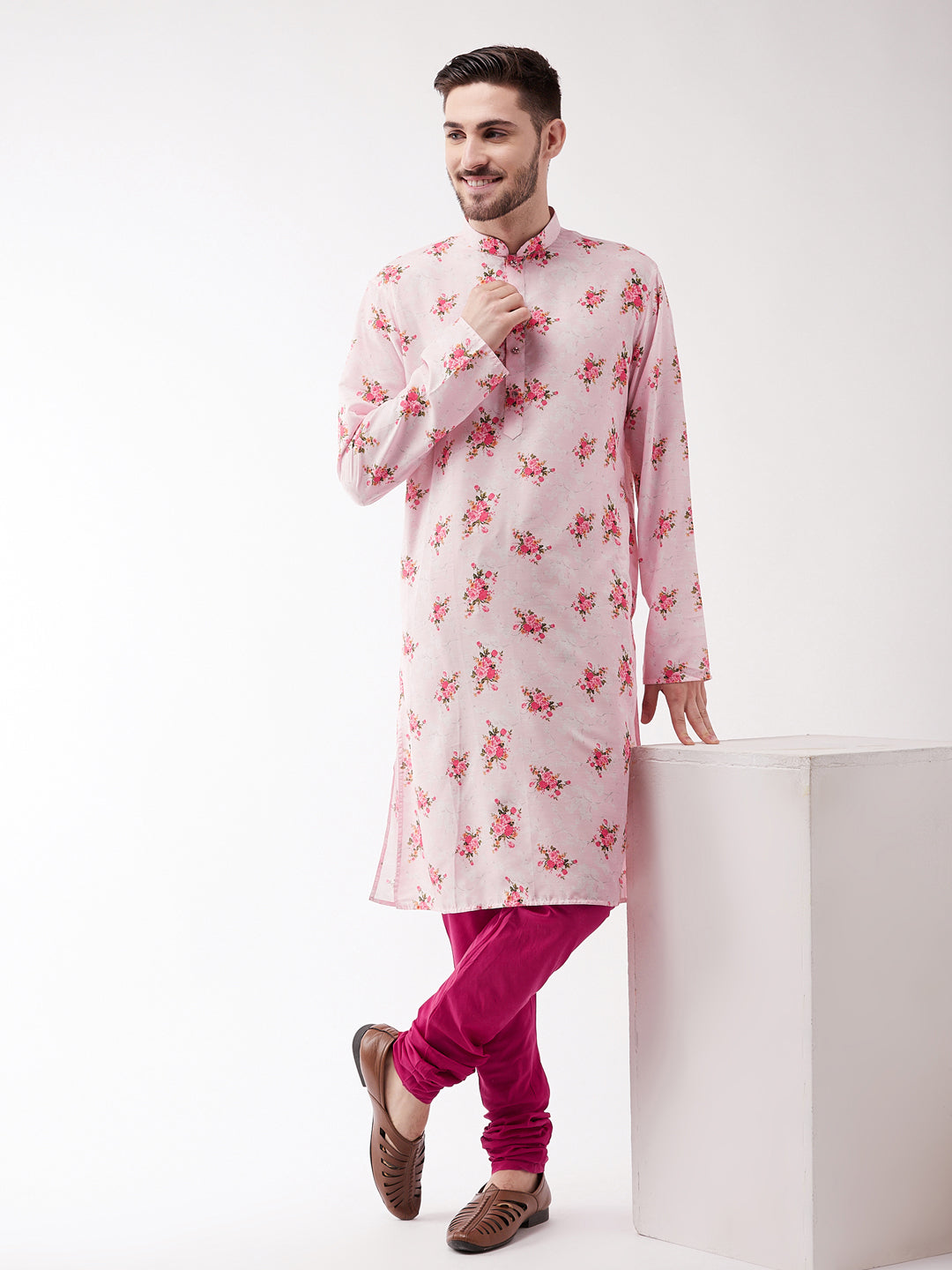 VASTRAMAY Men's Multicolor-Base-Pink Muslin Blend Kurta Pyjama Set