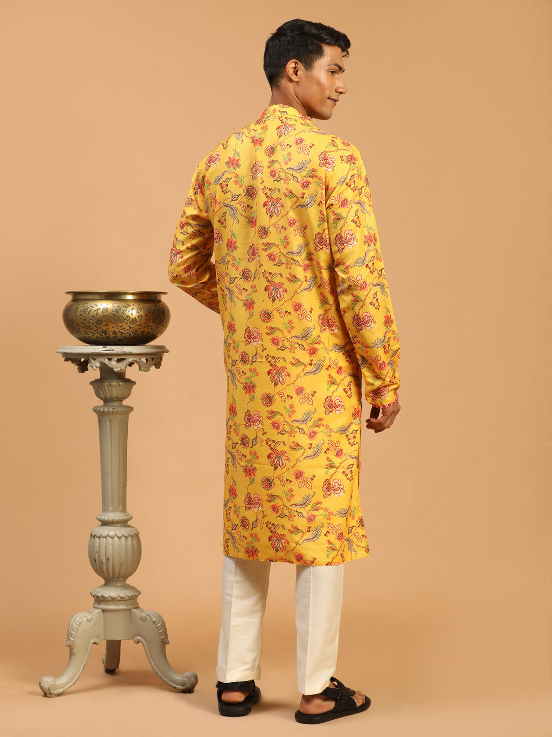 VASTRAMAY Men's Floral Printed Multicolor-Base-Yellow Muslin Blend Kurta With Cream Viscose Pant Set