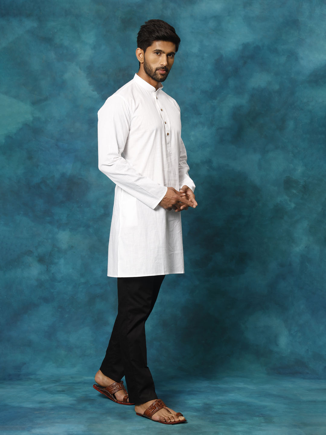 VASTRAMAY Men's White Cotton Blend Kurta Pyjama Set