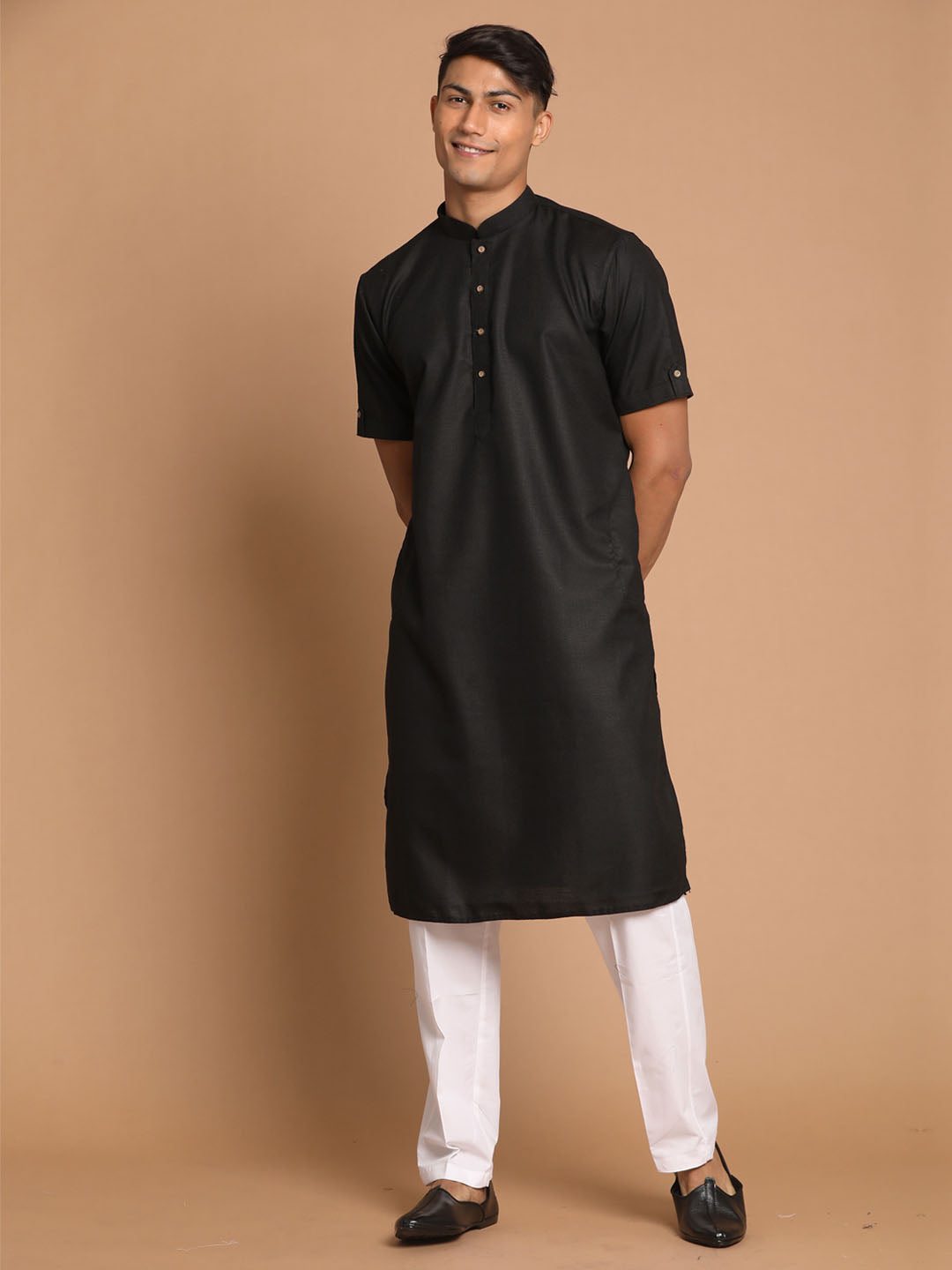 VM BY VASTRAMAY Men's Black Solid Kurta