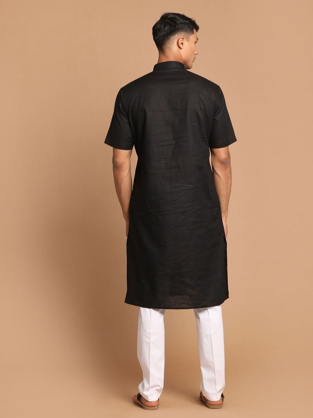 VASTRAMAY Men's Black  Solid Kurta with Pyjama