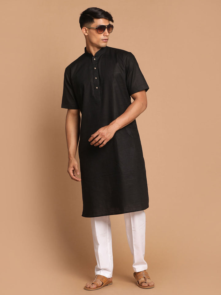 VASTRAMAY Men's Black  Solid Kurta with Pyjama