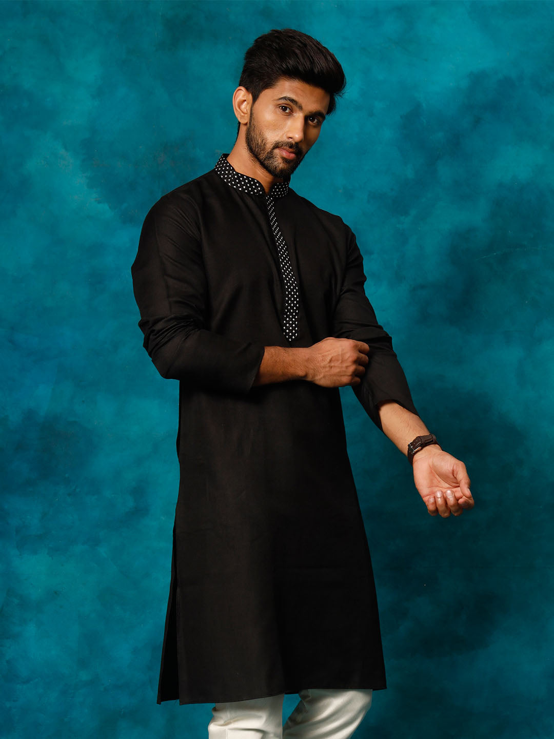 VASTRAMAY Men's Black Cotton Blend Ethnic Kurta