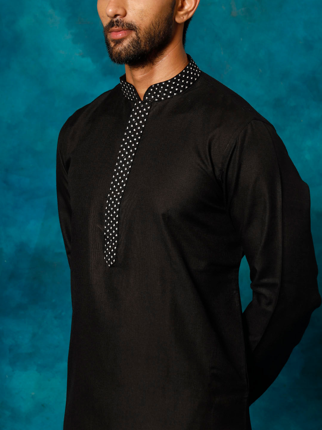 VASTRAMAY Men's Black Cotton Blend Ethnic Kurta