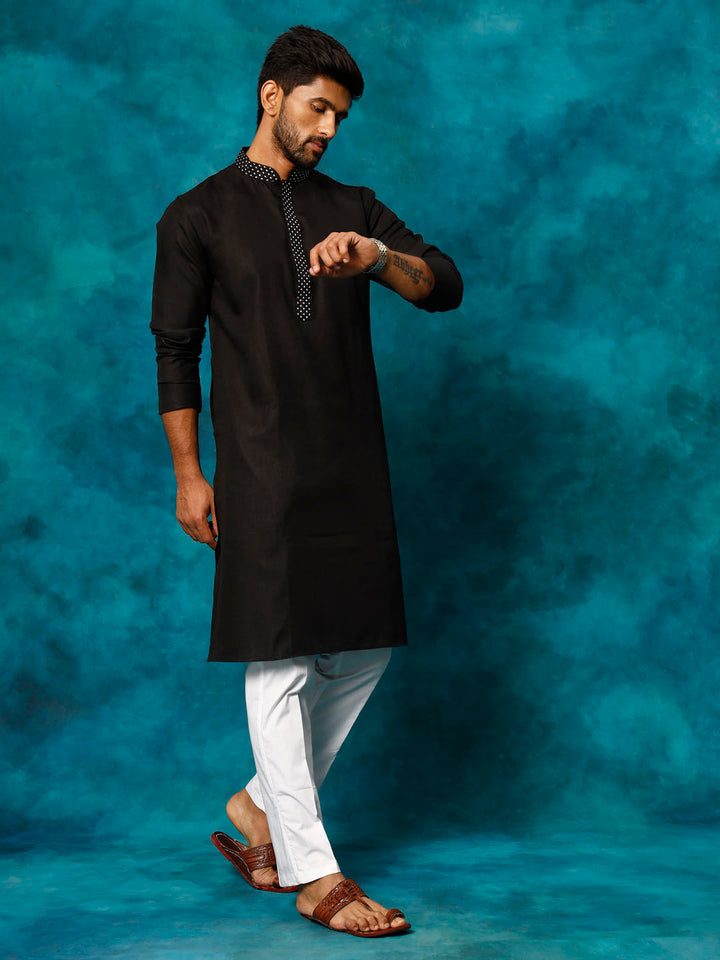 VASTRAMAY Men's Black And White Cotton Blend Kurta Pyjama Set