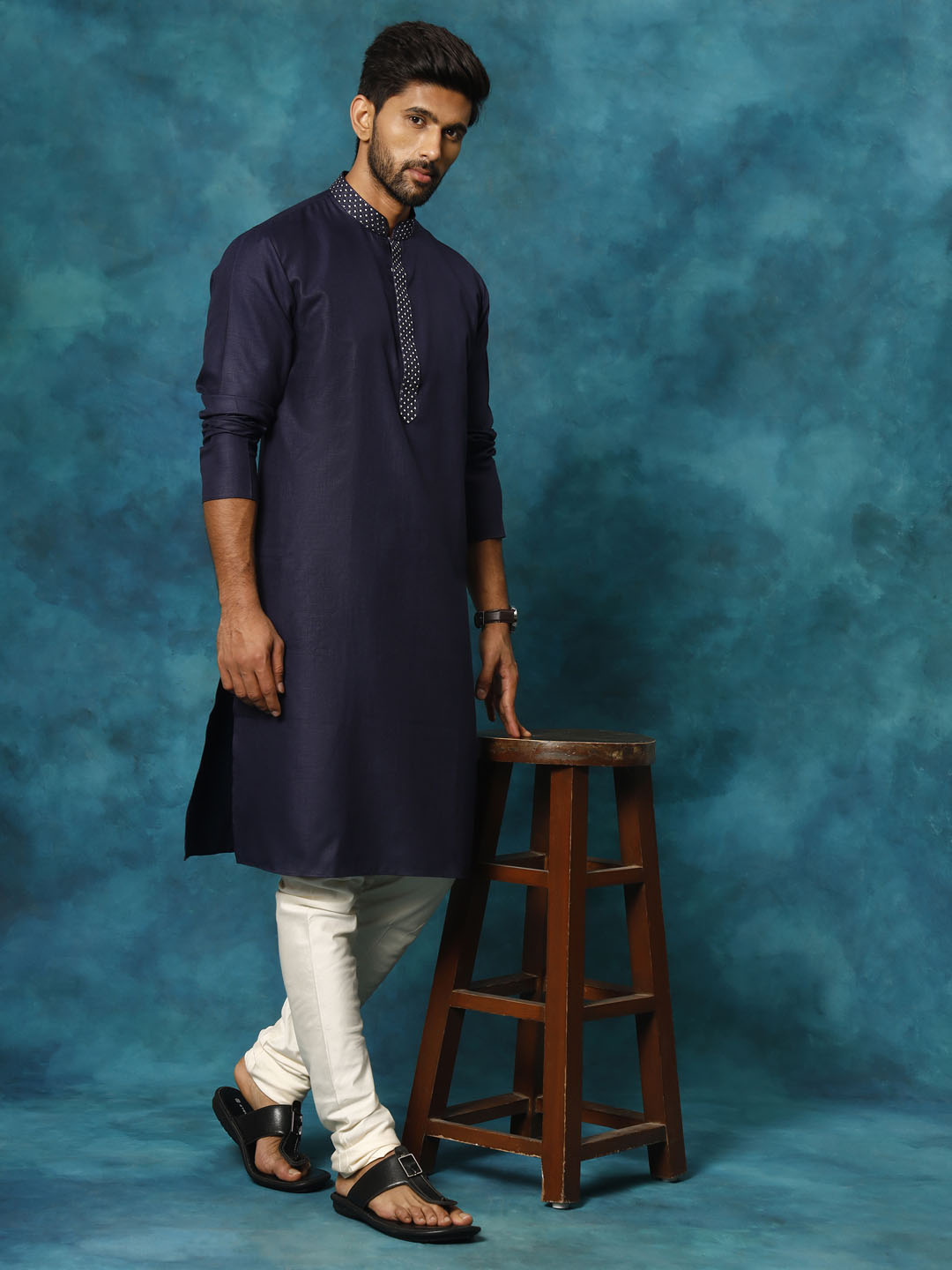 VASTRAMAY Men's Navy Blue Cotton Blend Ethnic Kurta