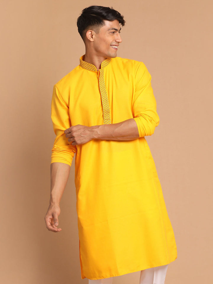 VASTRAMAY Men's Yellow Color Solid Kurta