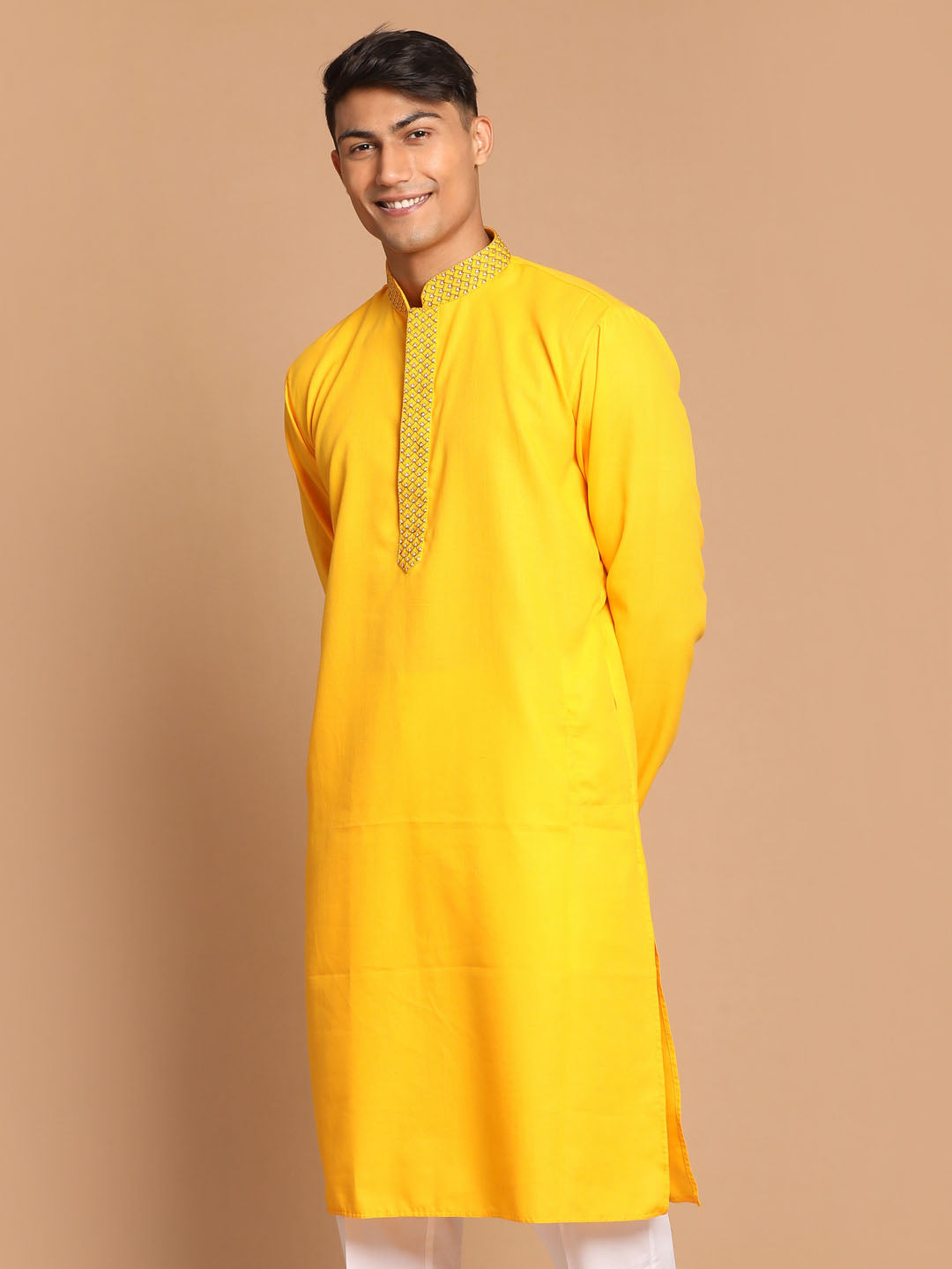 VASTRAMAY Men's Yellow Color Solid Kurta