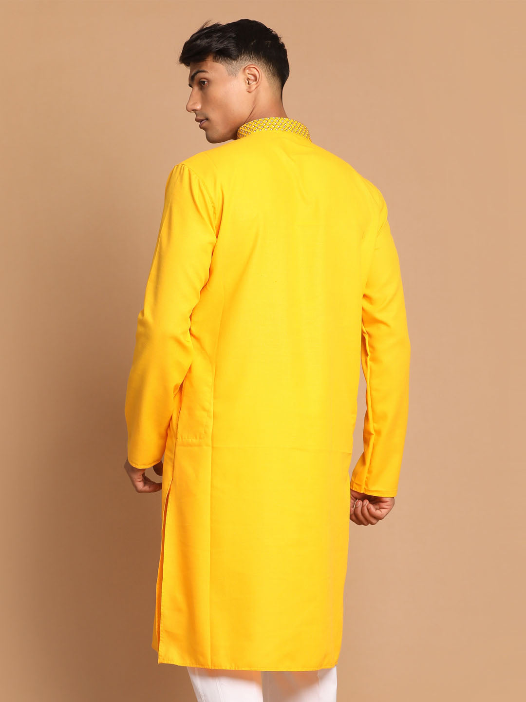 VASTRAMAY Men's Yellow Color Solid Kurta