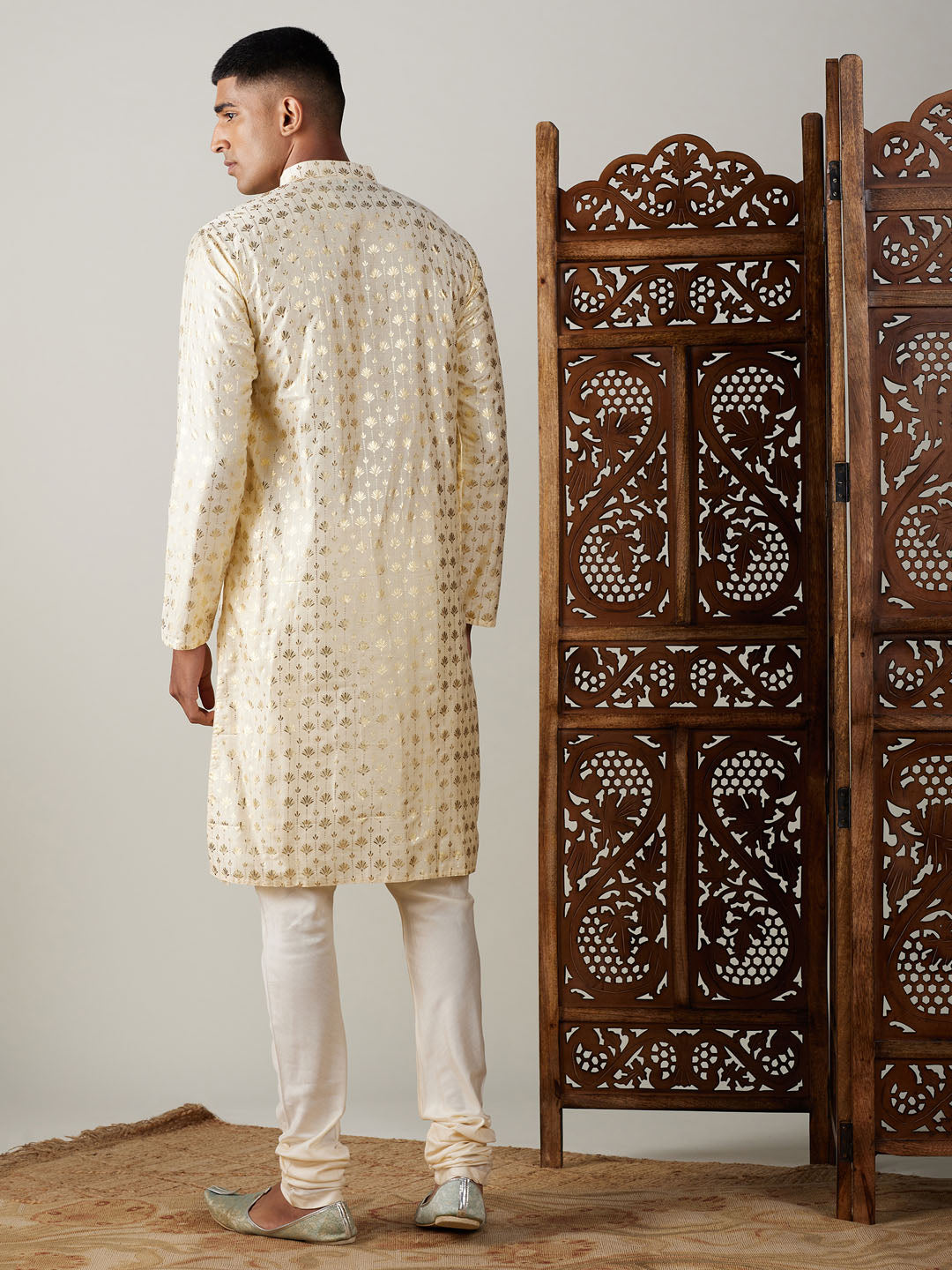 VASTRAMAY Men's Gold Foil Printed Kurta With Cream Pyjama Set, traditional Indian attire for men with elegant gold foil detailing and matching cream pyjamas