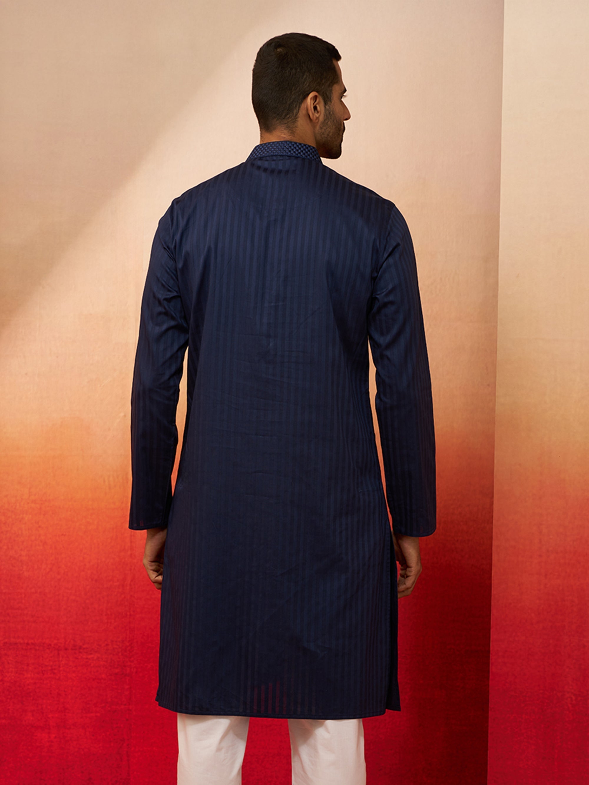 Vastramay Men Navy Blue Cotton Monalisa Embroidered Kurta