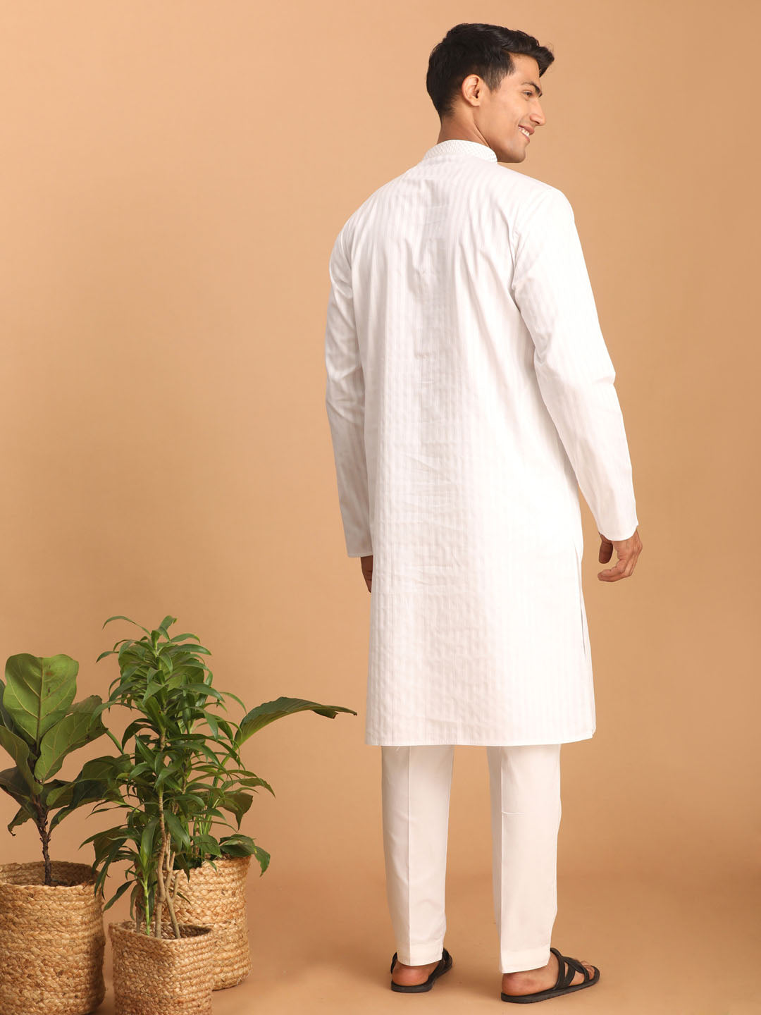 VASTRAMAY Men's White Cotton Blend Solid Kurta with White Pant Set