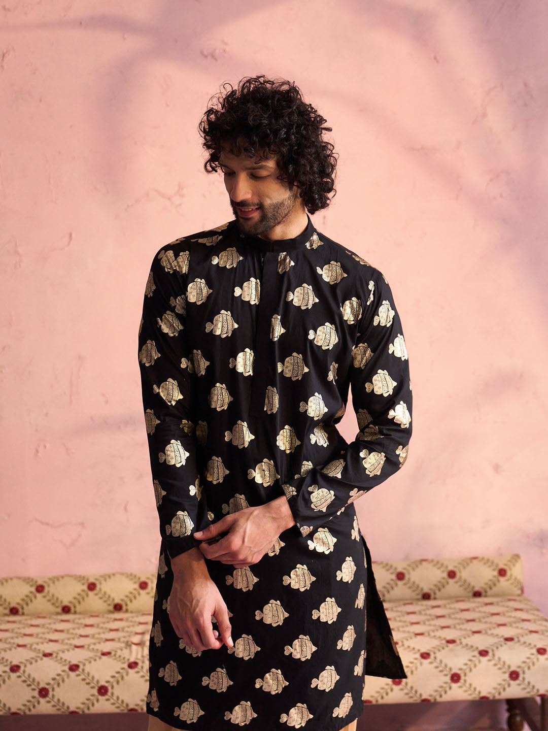 VASTRAMAY Men's Black Viscose Fish Motif Foil Print Kurta