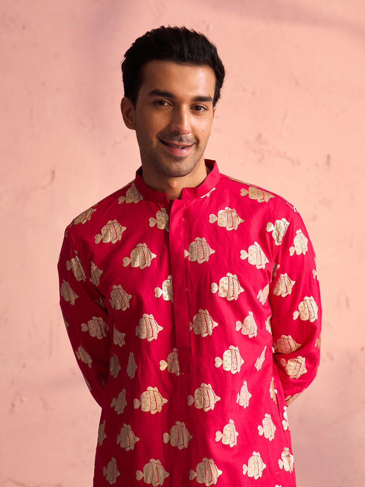 VASTRAMAY Men's Rani Pink Viscose Fish Motif Foil Print Kurta