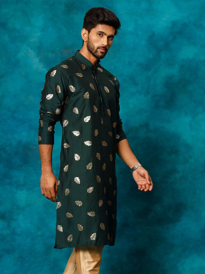 VASTRAMAY Men's Green Leaf Motif Embellished Kurta