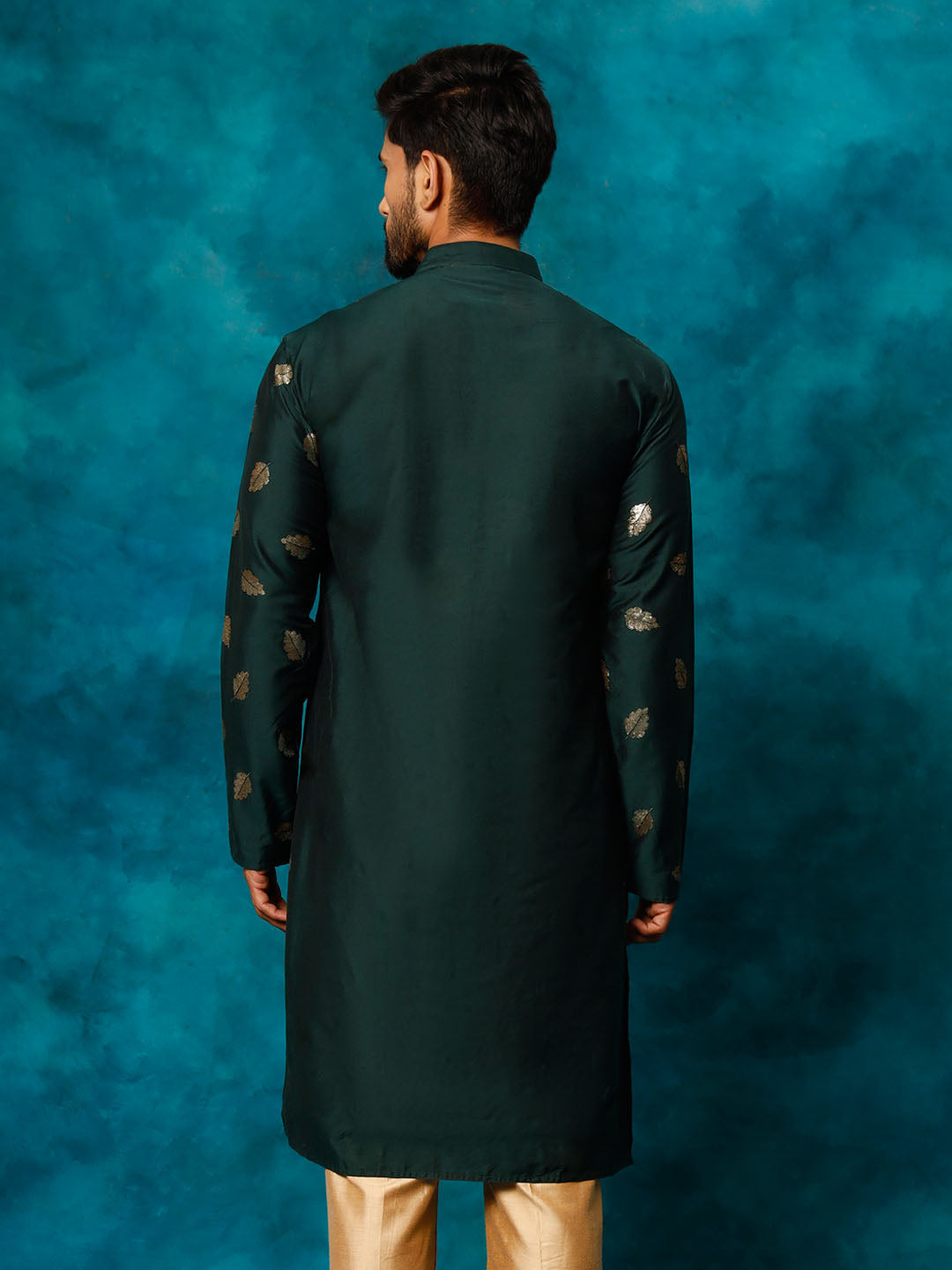 VASTRAMAY Men's Green Leaf Motif Embellished Kurta