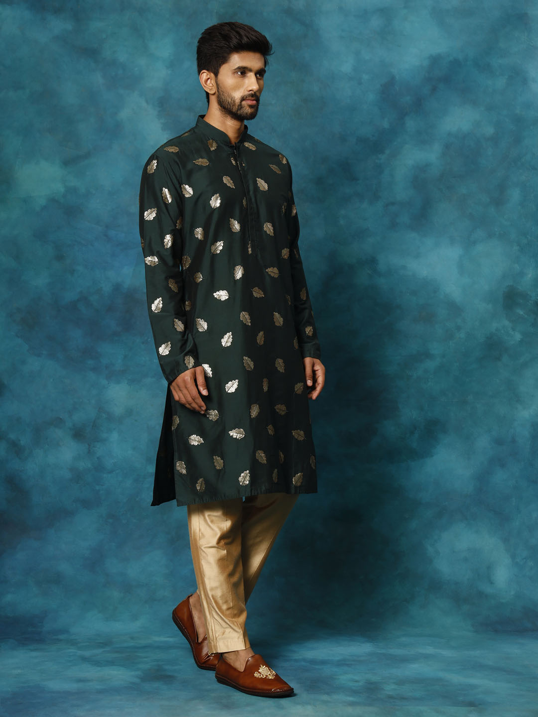 VASTRAMAY Men's Green Leaf Motif Embellished Kurta Pant Set