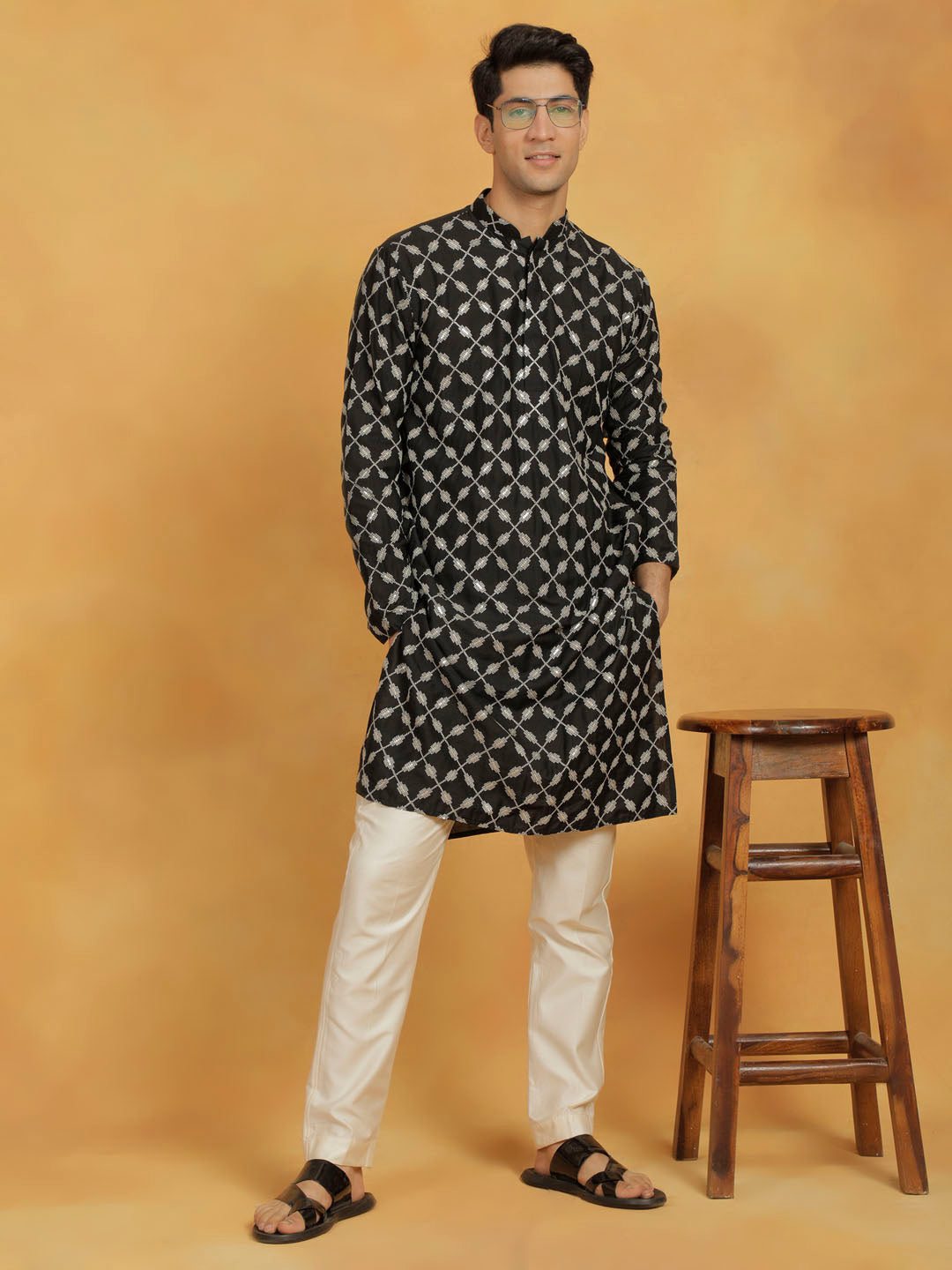 VASTRAMAY Men's Black And Cream Cotton Blend Kurta And Pyjama Set