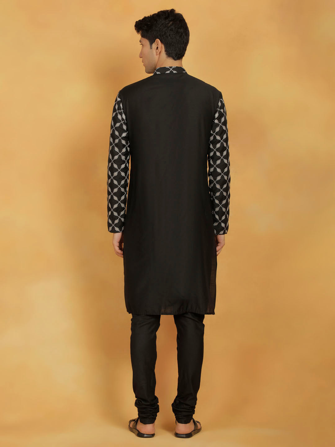 VASTRAMAY Men's Black Cotton Blend Kurta And Pyjama Set