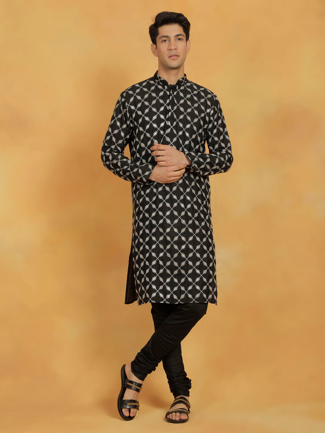 VASTRAMAY Men's Black Cotton Blend Kurta And Pyjama Set