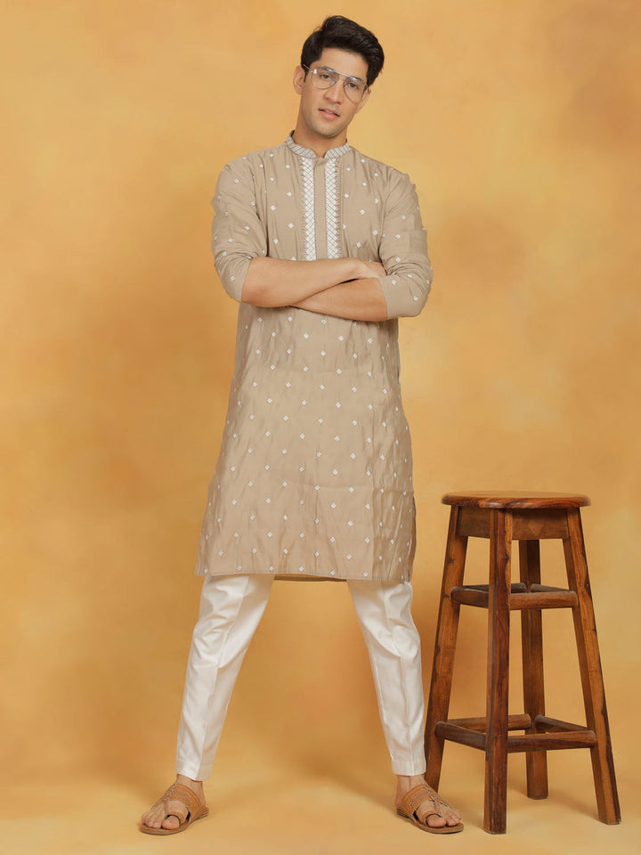 VASTRAMAY Men's Gray And White Silk Blend Kurta And Pyjama Set