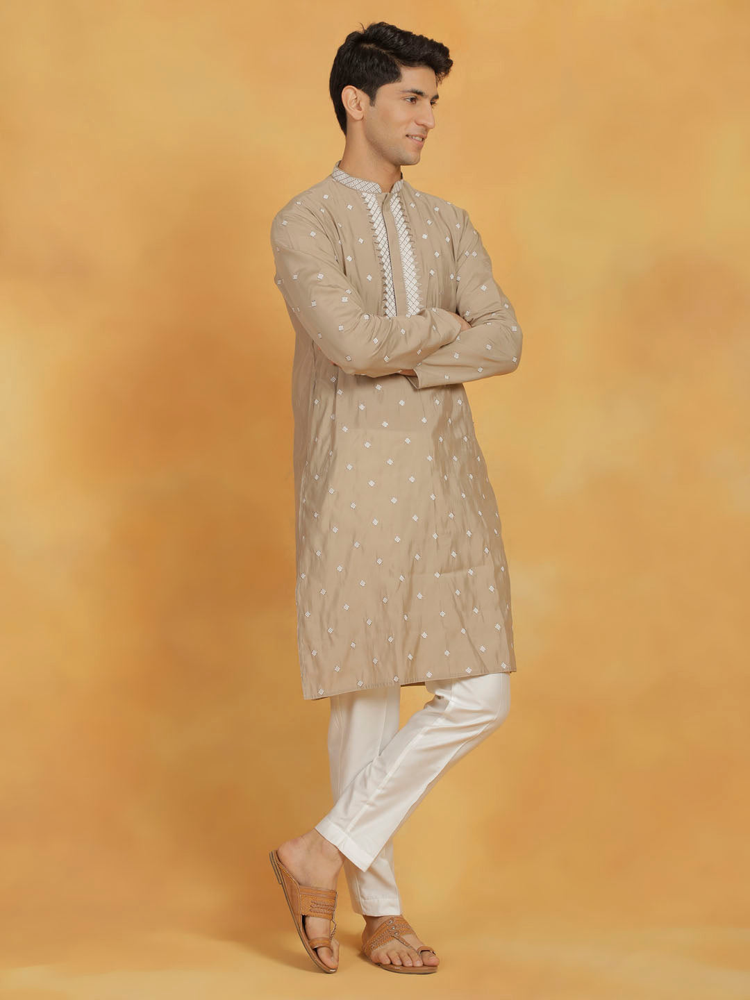 VASTRAMAY Men's Gray And White Silk Blend Kurta And Pyjama Set