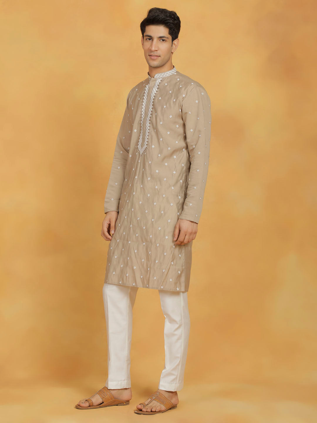 VASTRAMAY Men's Gray And White Silk Blend Kurta And Pyjama Set