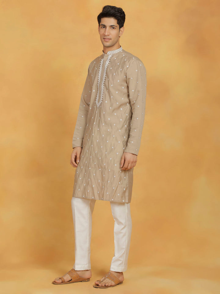 VASTRAMAY Men's Gray And White Silk Blend Kurta And Pyjama Set