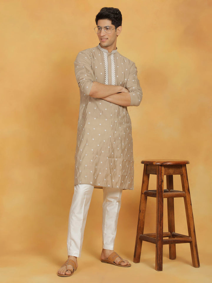 VASTRAMAY Men's Gray And White Silk Blend Kurta And Pyjama Set