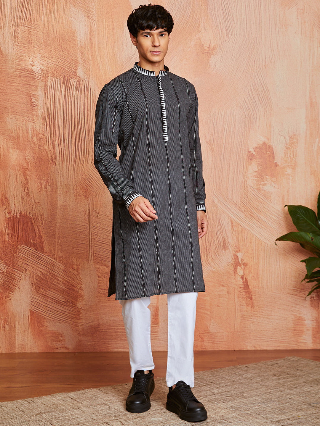 Men's Black Cotton Kurta And Pyjama Set