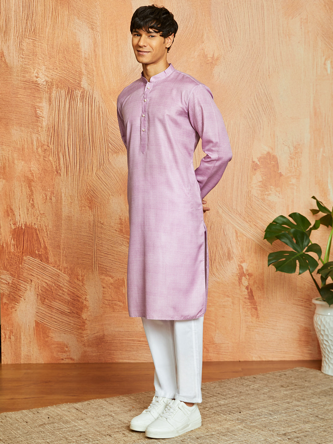 Men's Onion Pink Cotton Blend Kurta And Pyjama Set