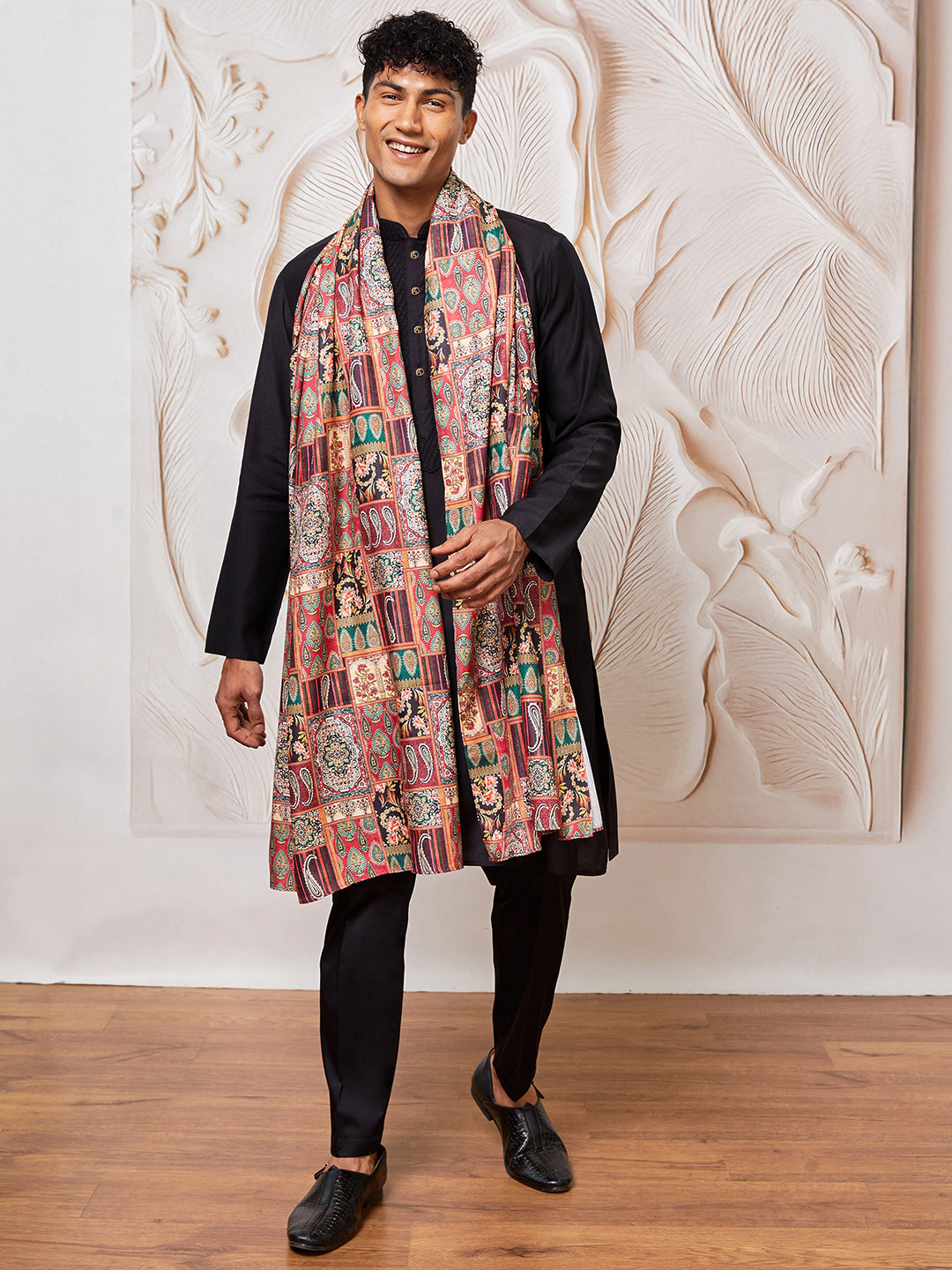 Men's Black Silk Blend Kurta,Pyjama And Dupatta Set.