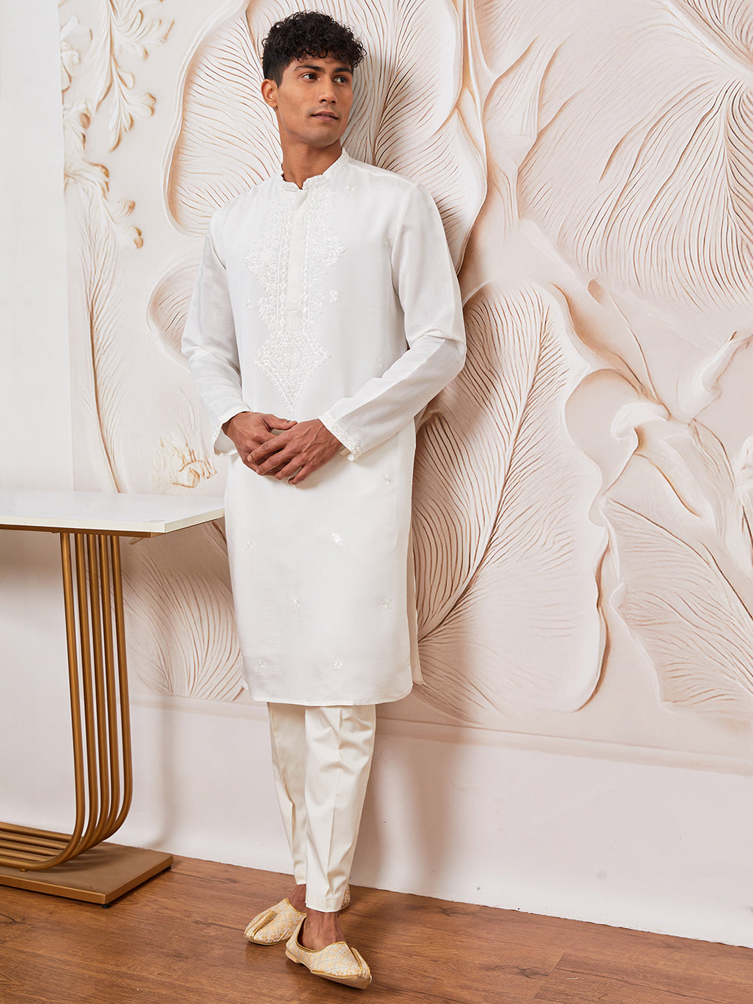 Men's White Silk Blend Kurta And Pyjama Set