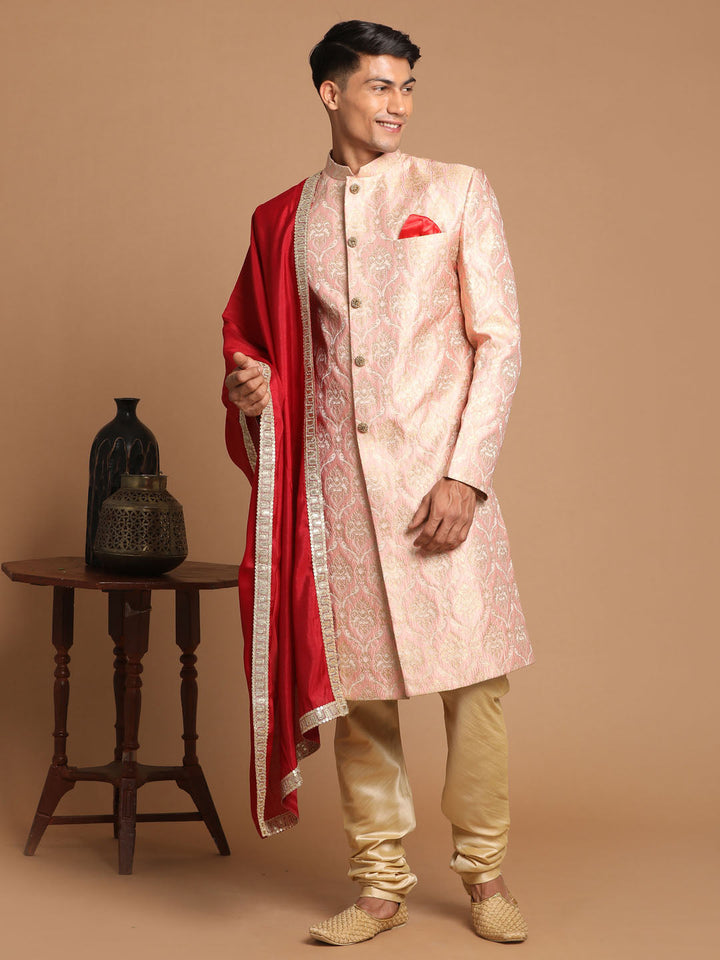 Vastramay Men's Pink And Gold Silk Blend Sherwani Set With Maroon Dupatta